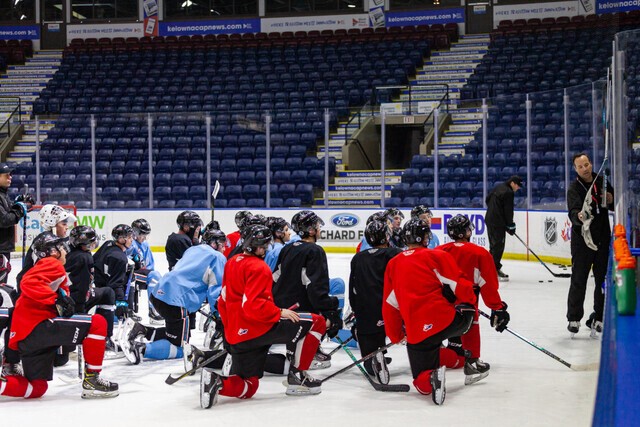 NEXTERA players training on the ice